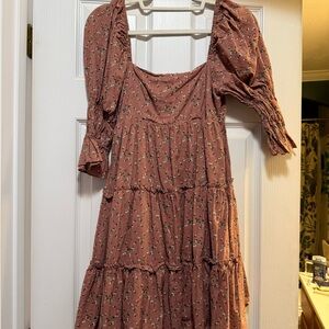 Storia Floral Tiered Puff-Sleeve Midi Dress in Dusty Rose